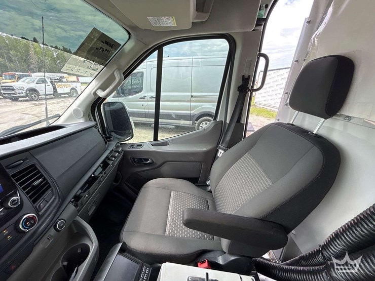 2020-ford-transit-image-27
