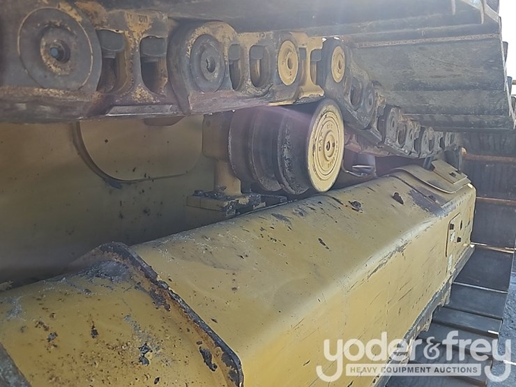 2022-caterpillar-d3-lgp-image-10