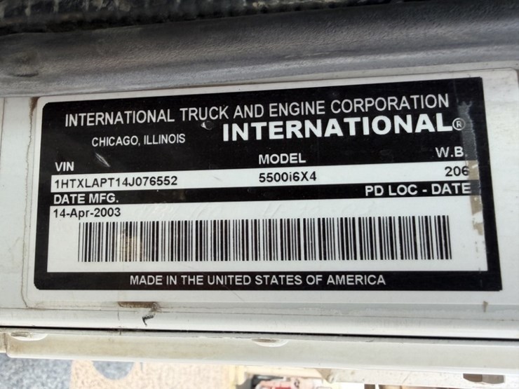 2004-international-5500i-t/a-truck-tractor-image-11