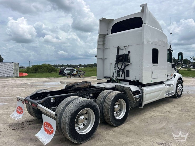 2019-peterbilt-579-image-3