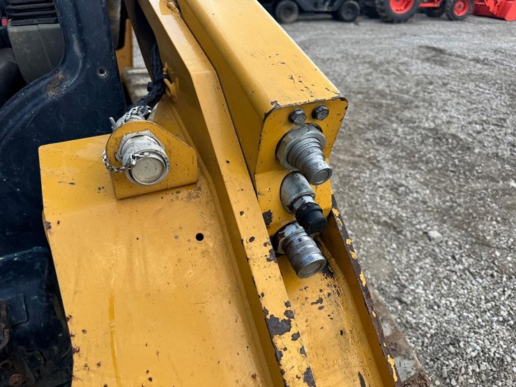 2022-caterpillar-289d3-image-12
