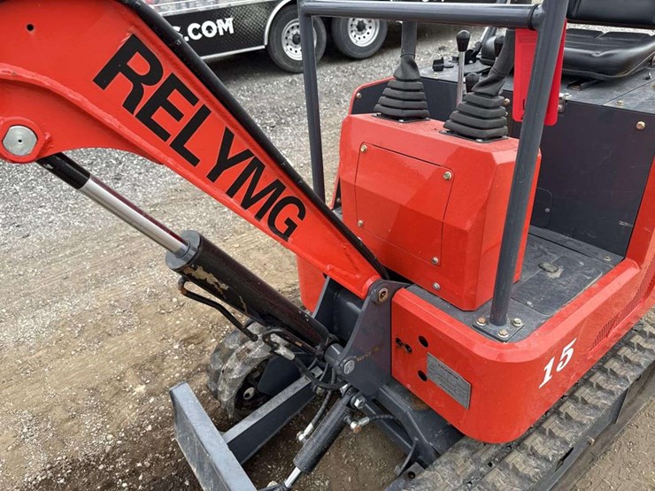 yc-15-mini-excavator-image-7