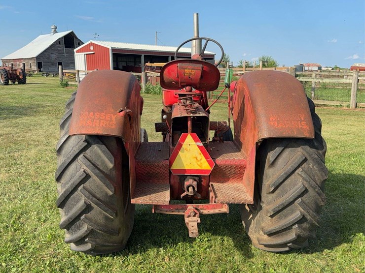 massey-ferguson-444-image-4