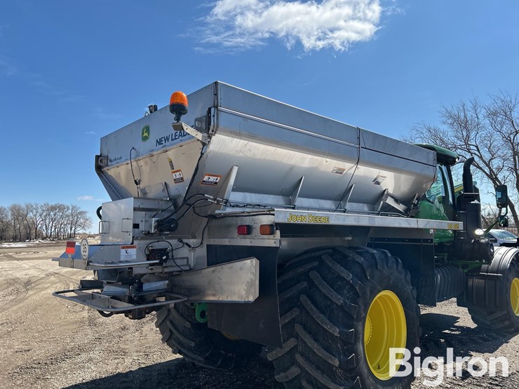 2021-john-deere-f4365-image-6