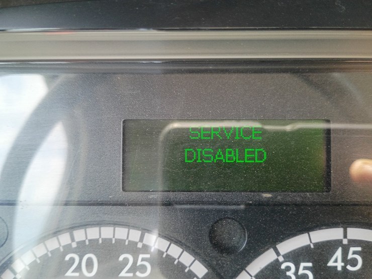 2013-freightliner-m2-106-image-70