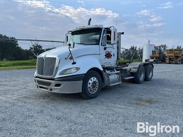 2009-international-prostar-image-1