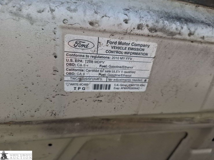 2010-ford-cargo-image-17