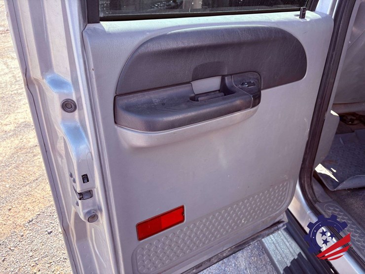 2006-ford-f550-xlt-sd-image-89