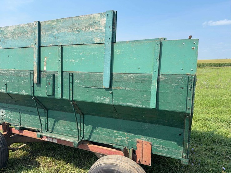 john-deere-running-gear-and-flare-box-wagon-with-simonsen-hoist-image-17