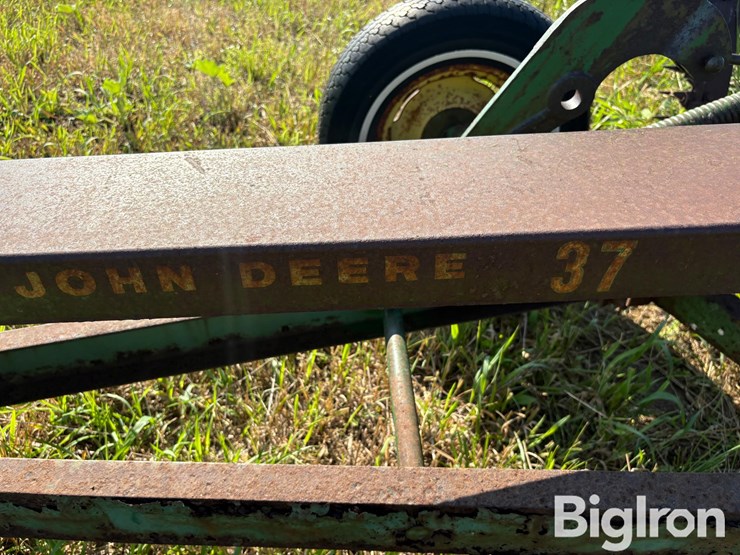 john-deere-37-image-9