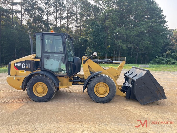 2016-caterpillar-906m-image-2