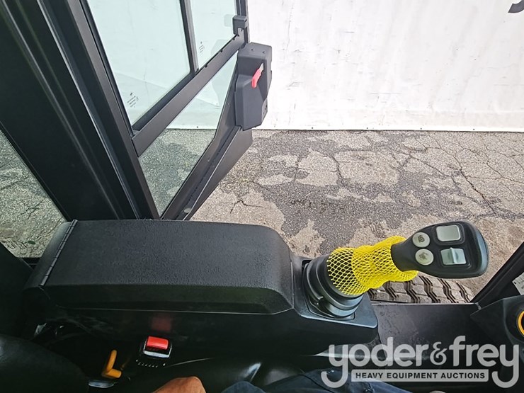 2026-jcb-215t-image-34