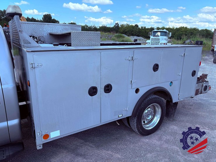 2006-ford-f550-xlt-sd-image-24