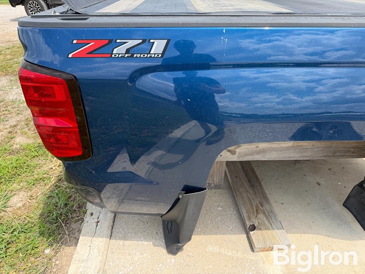 2019-chevrolet-2500hd-image-16