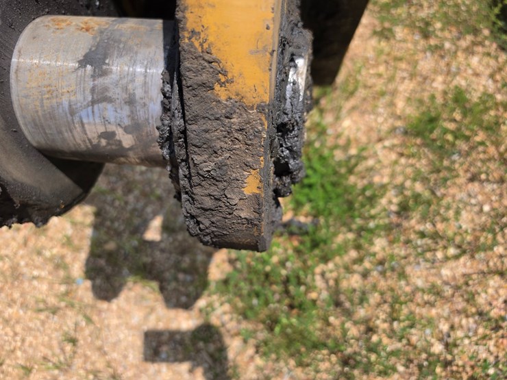 2023-caterpillar-374-image-140