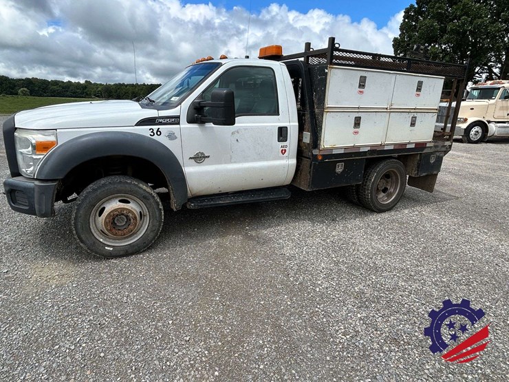 2015-ford-f550-image-1