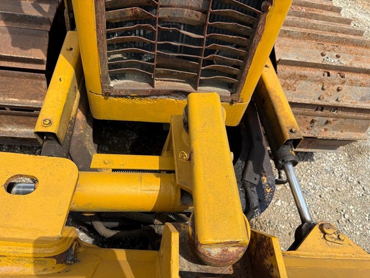 caterpillar-d4g-lgp-image-10