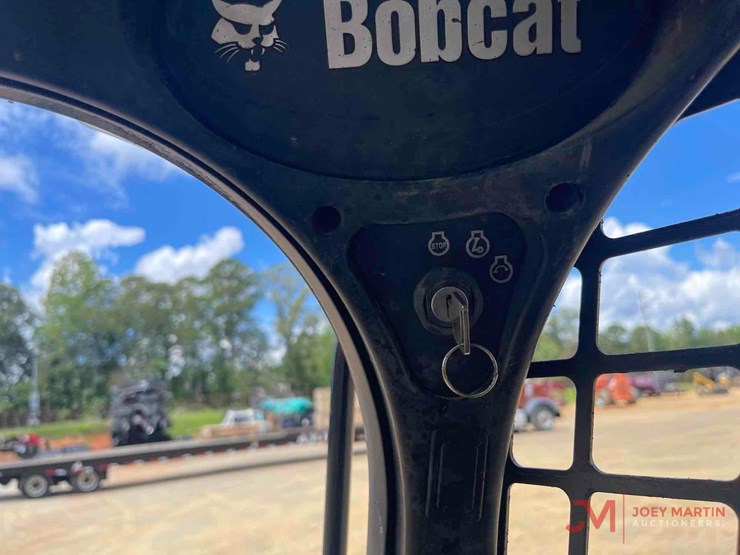 2017-bobcat-s650-skid-steer-loader-image-18