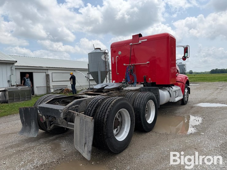 2010-peterbilt-384-image-5