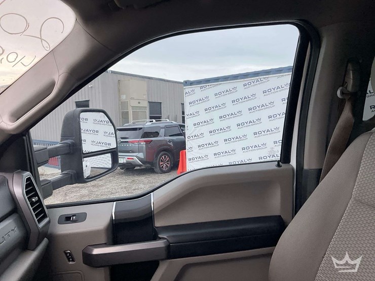 2017-ford-f350-image-15