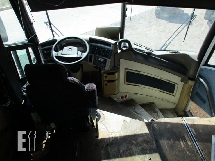 1999-mci-e4500-image-19