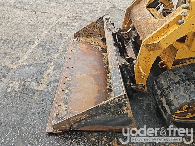 2023-caterpillar-289d3-image-11