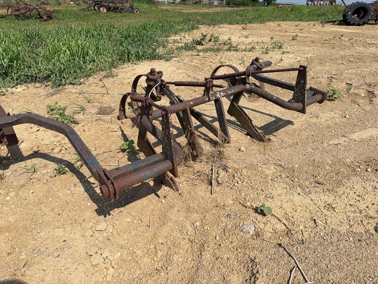 international-harvester-461-fast-hitch-cultivator-image-6