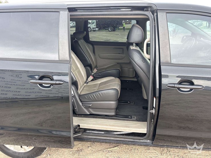 2017-kia-sedona-image-20