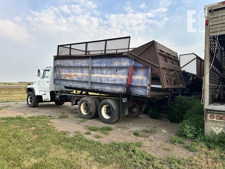 1988-ford-l9000-image-6