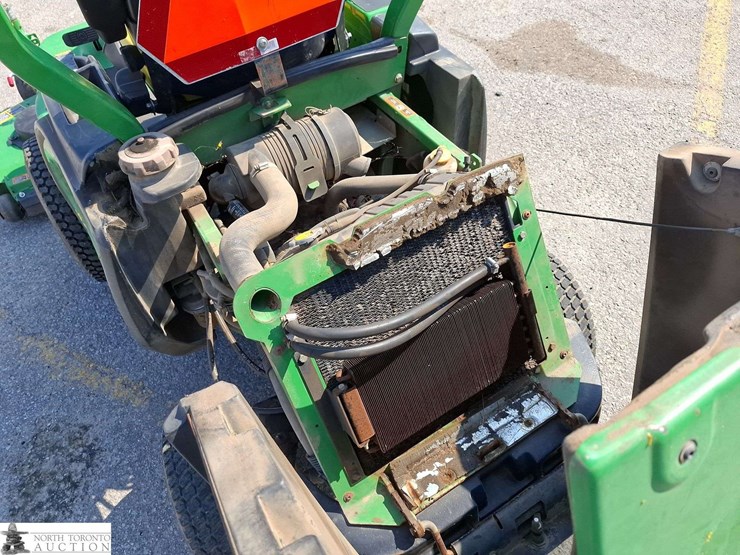 2010-john-deere-1445-image-16