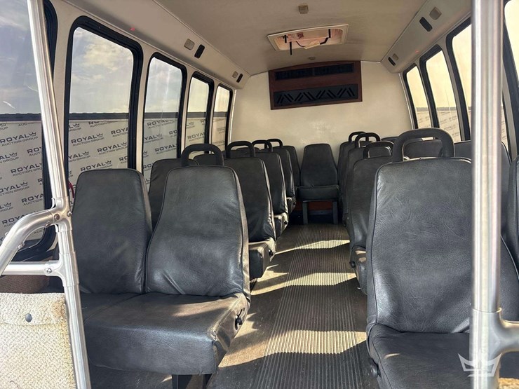 2002-ford-e450-image-17