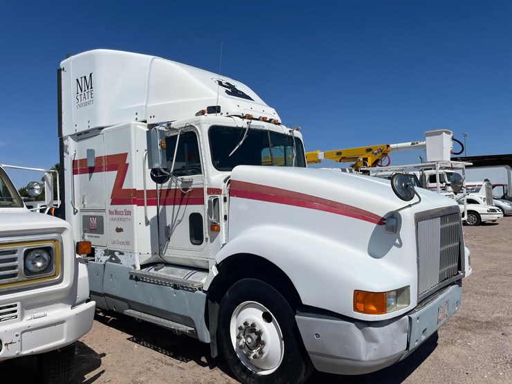 #2251-•-1992-international-eagle-f9400-tractor-truck-image-2