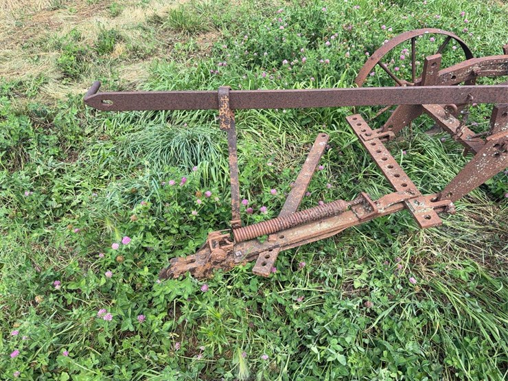 international-harvester-two-bottom-pull-type-moldboard-plow-image-5