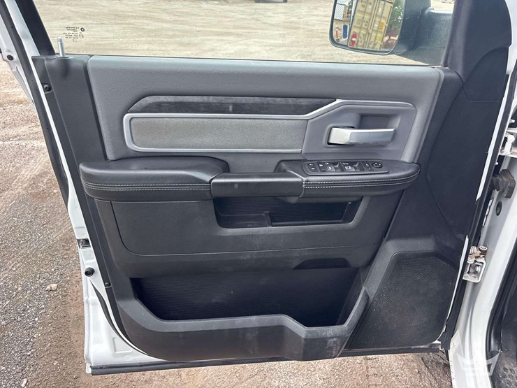 2021-dodge-2500-image-11