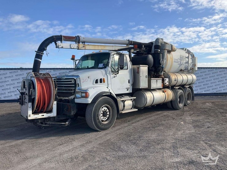 2008-sterling-l7500-image-1