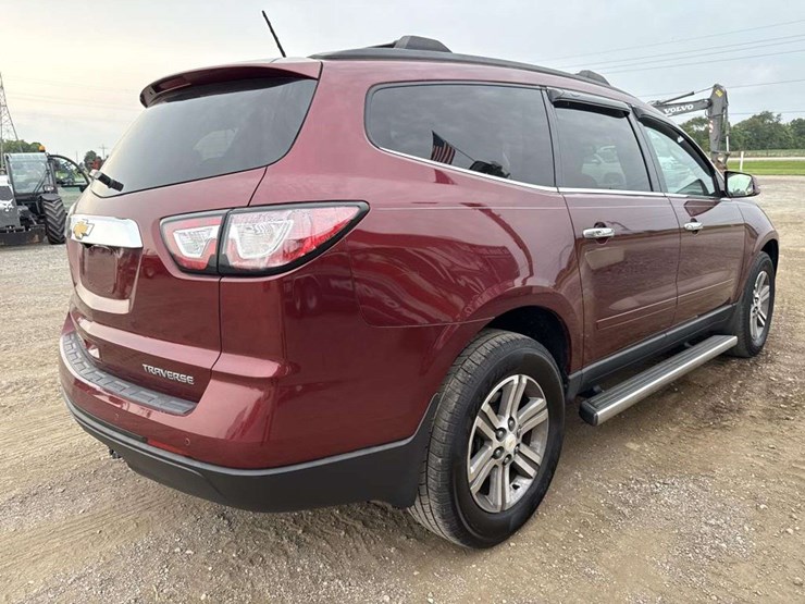 2015-chevrolet-traverse-image-3