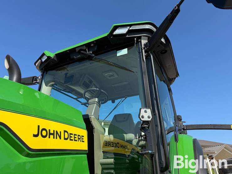 2025-john-deere-8r-250-image-13