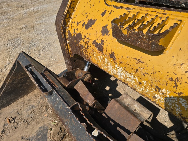 2013-caterpillar-289c2-image-21
