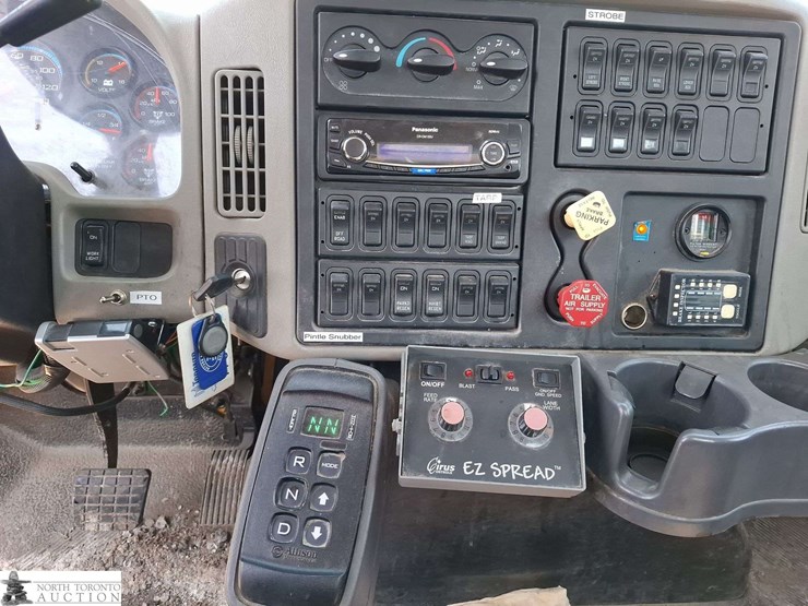 2011-international-durastar-4300-image-14