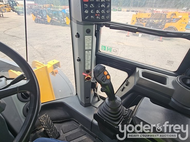 2023-deere-644p-image-59