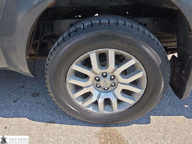 2012-nissan-frontier-image-17