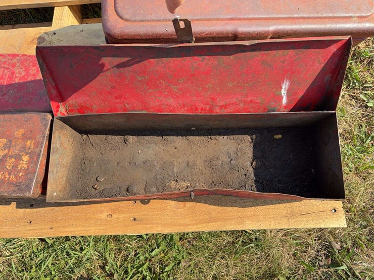 (4)-toolboxes-image-3