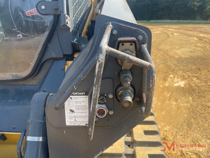 2021-deere-331g-image-10