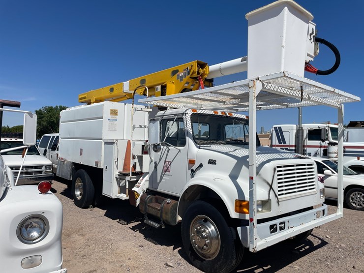 #2253-•-1998-isuzu-2-ton-cargo-truck-(has-nm-title)-(located-in-las-cruces)-image-2
