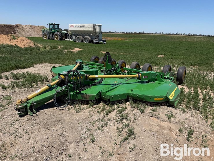 2023-john-deere-fc15r-image-3