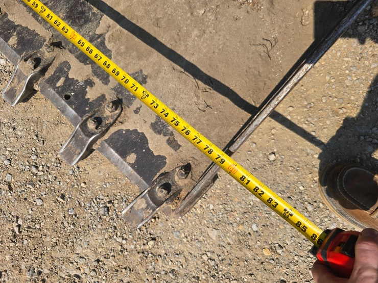 2013-caterpillar-289c2-image-22