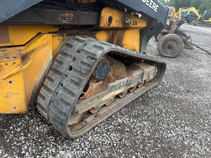 2021-deere-333g-image-9