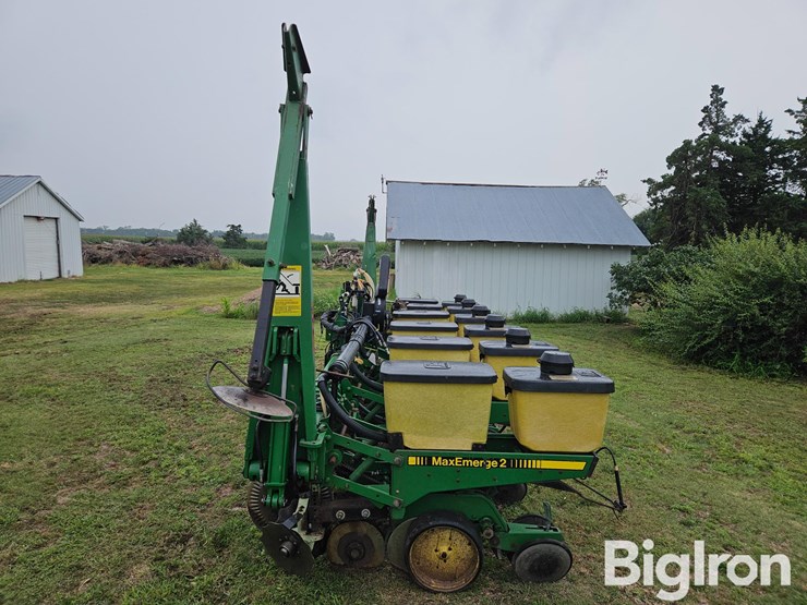 john-deere-7300-image-8