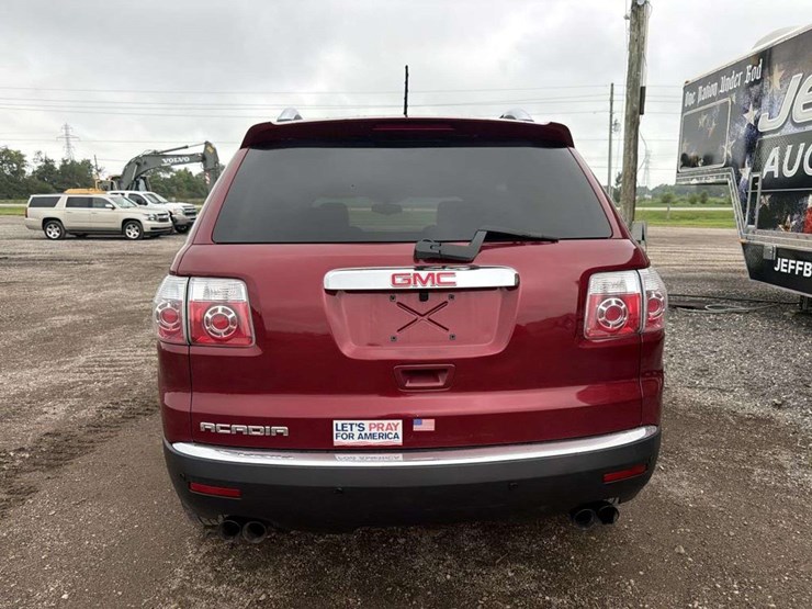 2009-gmc-acadia-image-4