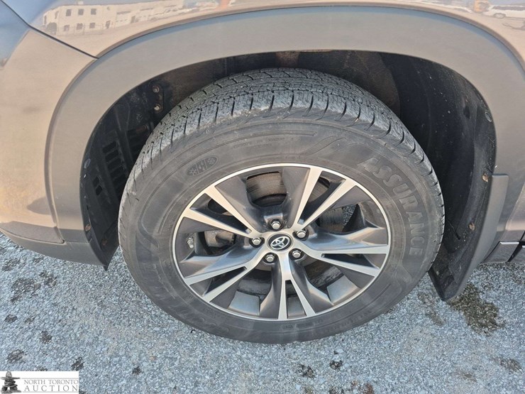 2017-toyota-highlander-image-19
